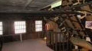 合掌造りの家屋で暮らす人々の生活を紹介