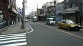 南千住駅近く、昭和のままの雰囲気残す山谷の商店街