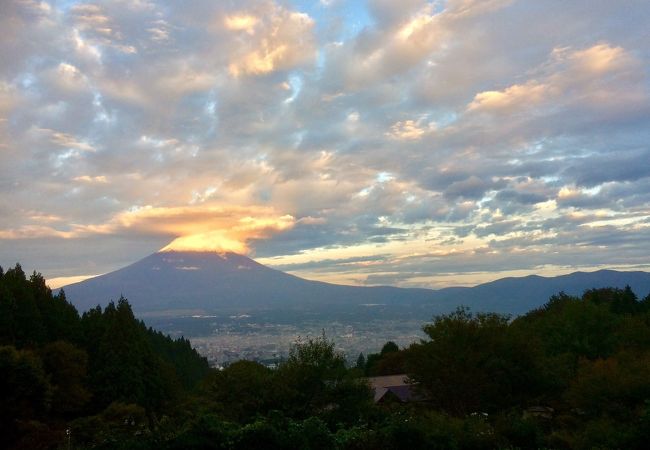 富士山の眺望がきれい。金時山への登山にも。