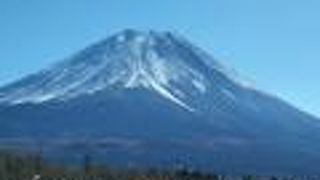 ででーんと富士山が