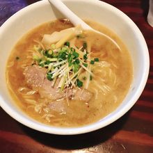 鶏ガラ正油　８５０円