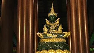 エメラルド仏ゆかりの寺院