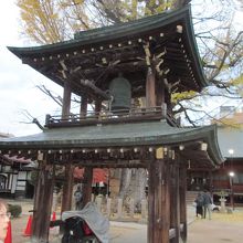 鐘楼と大イチョウ