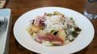 平塚の看護学校の向かい側です。