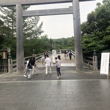 伊勢神宮内宮の入り口の橋 By Higu 伊勢神宮内宮 皇大神宮 のクチコミ フォートラベル 伊勢神宮内宮の入り口の橋 By Higu 伊勢神宮内宮 皇大神宮 のクチコミ フォートラベル