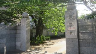 古い庚申塔がある曹洞宗の寺院