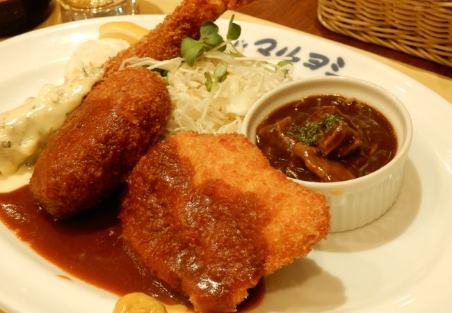 場所はカジュアルな所に変わっても 味は古き良き時代の洋食やさんのまま