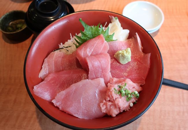 マグロ丼