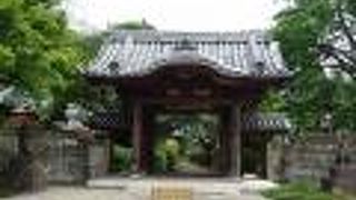 山門もご本堂も立派なお寺でした