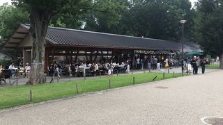 上野公園のおしゃれなスタバ