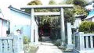 大島駅近く、芭蕉句碑など意外な見どころもある神社