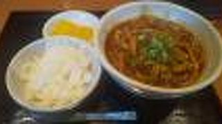 カレーうどんチェーンの人気店