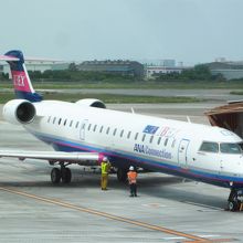 松山空港にてボンバルディアＣＲＪ７００型機