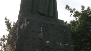 何を見つめるのだ、龍馬よ。