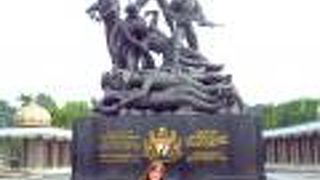 国家記念碑「兵士たちの像」