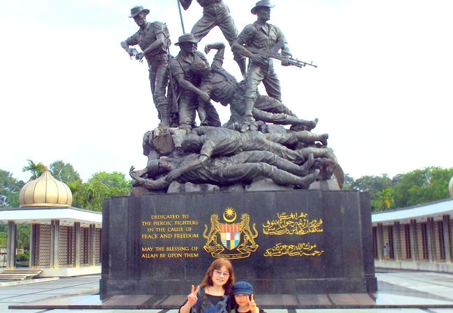 国家記念碑「兵士たちの像」