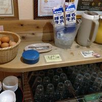 朝ごはんのドリンクバー的なもの。人が少なくても大丈夫