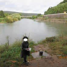 ヴェーザー記念碑傍の川岸、タンツの中州の先端