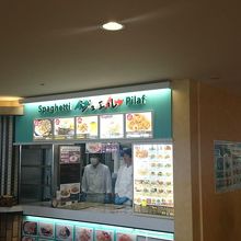 パスタなど庶民的なメニュー