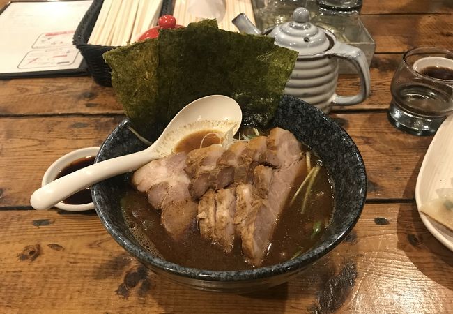 オススメはチャーシュー麺