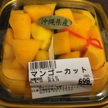 旬の地元産マンゴーもありました