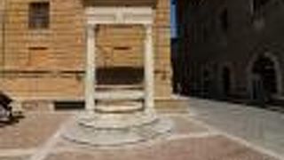 ピッコローミニ宮