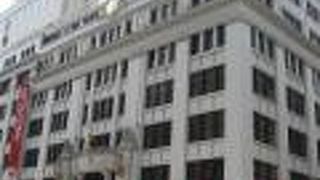 地下食料品売り場充実