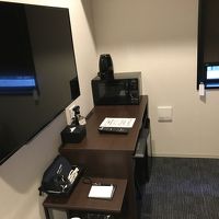 テレビは大型液晶で電子レンジもありました。