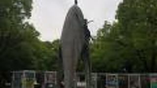 原爆の悲惨さを伝える記念碑