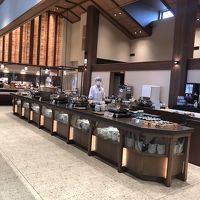 朝食バイキングもコロナ対策万全