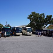 島内の公共交通機関はバスです
