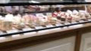 並んでいないのを初めて見ました。