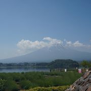 富士五湖の中では一番観光地っぽい