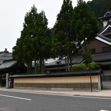 建物の全景