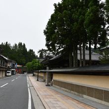 建物の全景