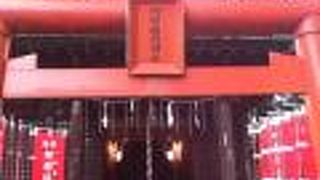 品川神社の境内にある