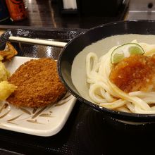 おろしぶっかけ＆天ぷらトッピング！美味しいのも変わらずです！
