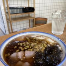 豆花に4種トッピング