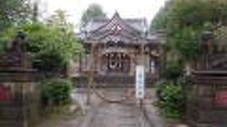 珍スポットですが、普段は落ち着いた雰囲気の神社です