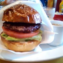 食事として成り立つハンバーガー