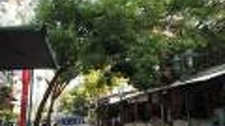 石の門がめじるし