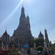 大きくてきれいな仏塔が印象的でした