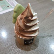 カップに入ったソフトクリーム