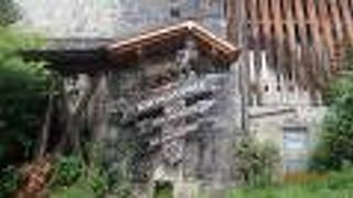 オーストリアと言えばウイーンのイメージが強すぎますが、ハルシュタット、ダッハシュタインのような美しい自然を満喫できますので、ちょっと足を延ばすことをお勧めします。