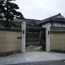 津梁院