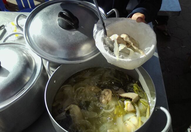 夕方から屋台が出ます