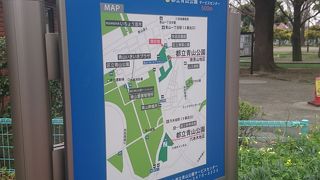 青山一丁目駅からすぐ