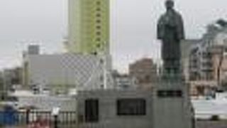 港文館の敷地内にあるのよ