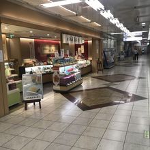 比較的大きな店舗です
