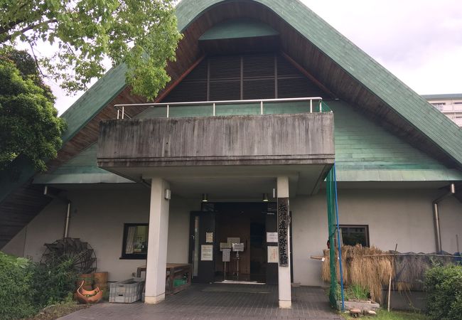 水田跡と竪穴式住居